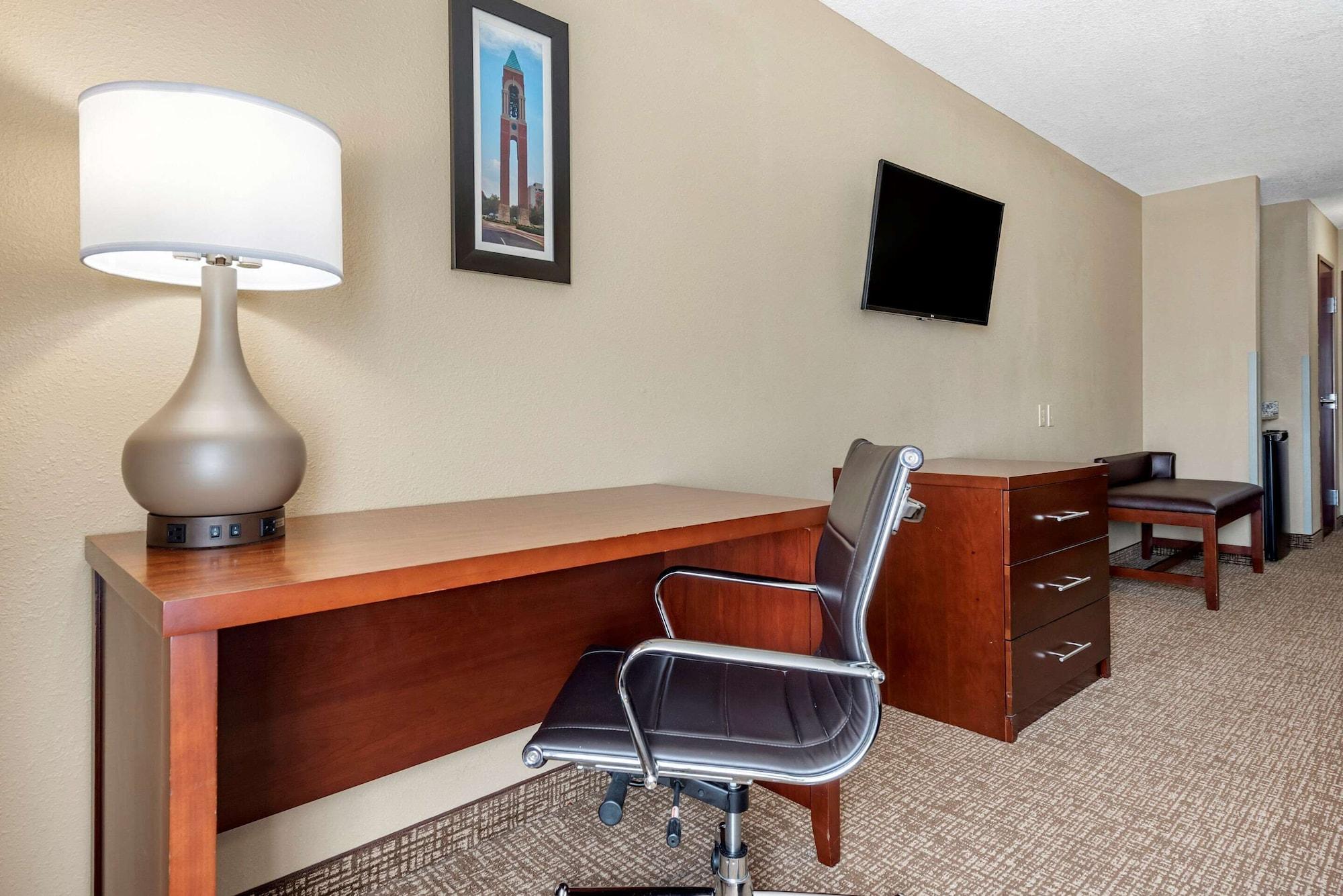 Comfort Inn & Suites Muncie Luaran gambar